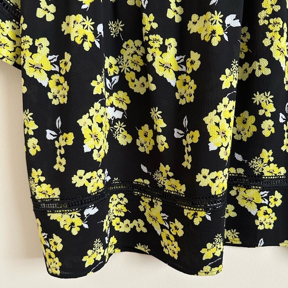 Michael Kors Crop Top - Picture 5 of 5